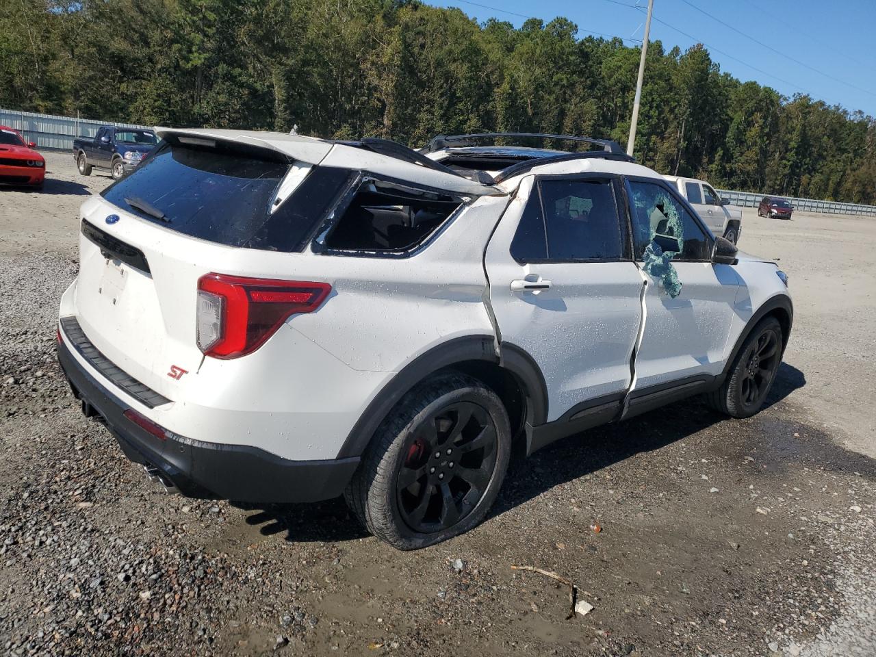 2022 Ford Explorer - Image 3