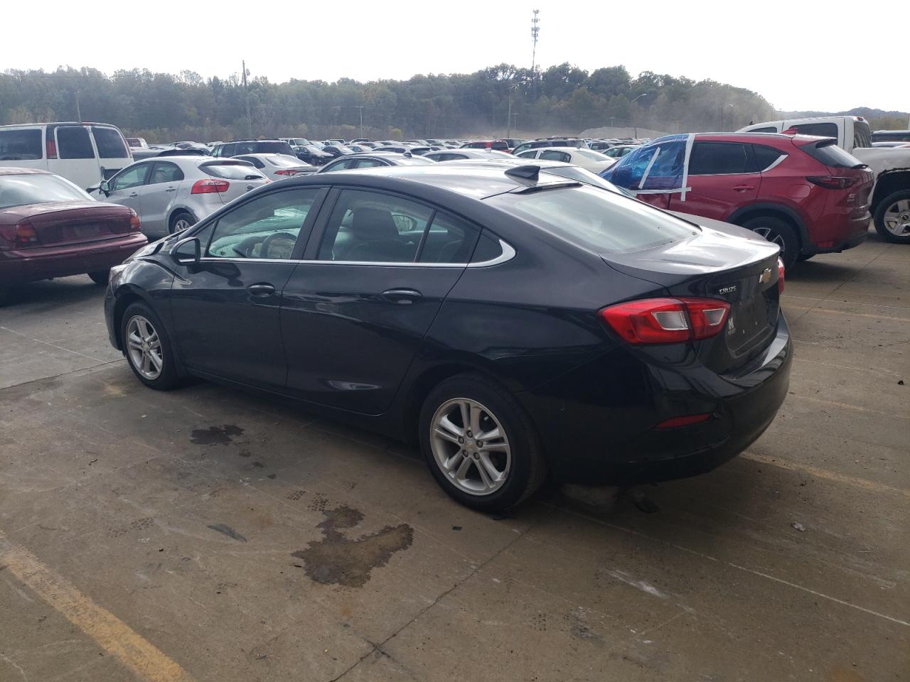 2018 Chevrolet Cruze - Image 2