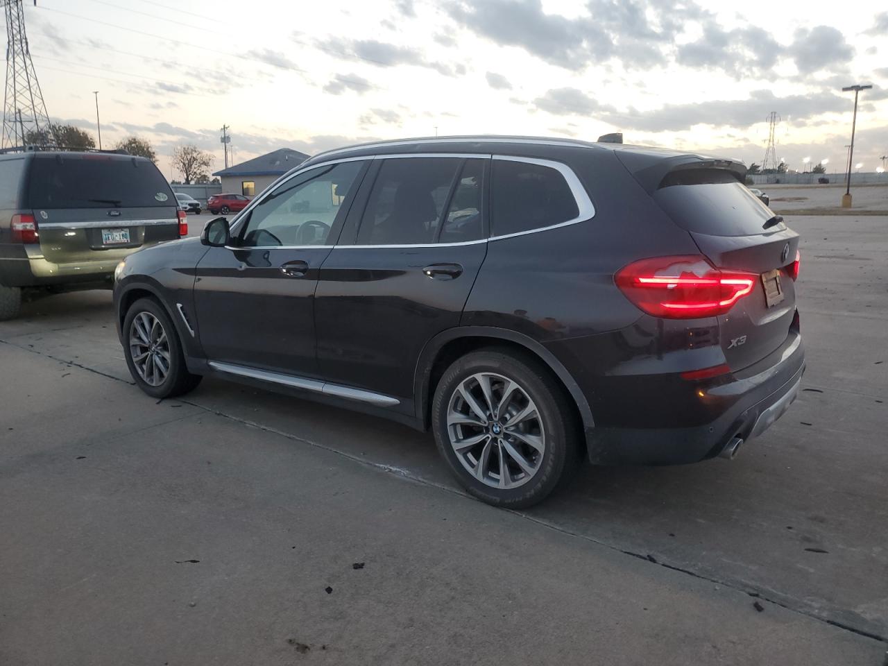 VIN 5UXTR9C58KLE20980 2019 BMW X3 no.2