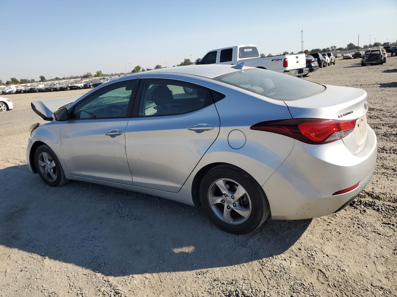 5NPDH4AE1FH643044 2015 HYUNDAI ELANTRA - Image 2