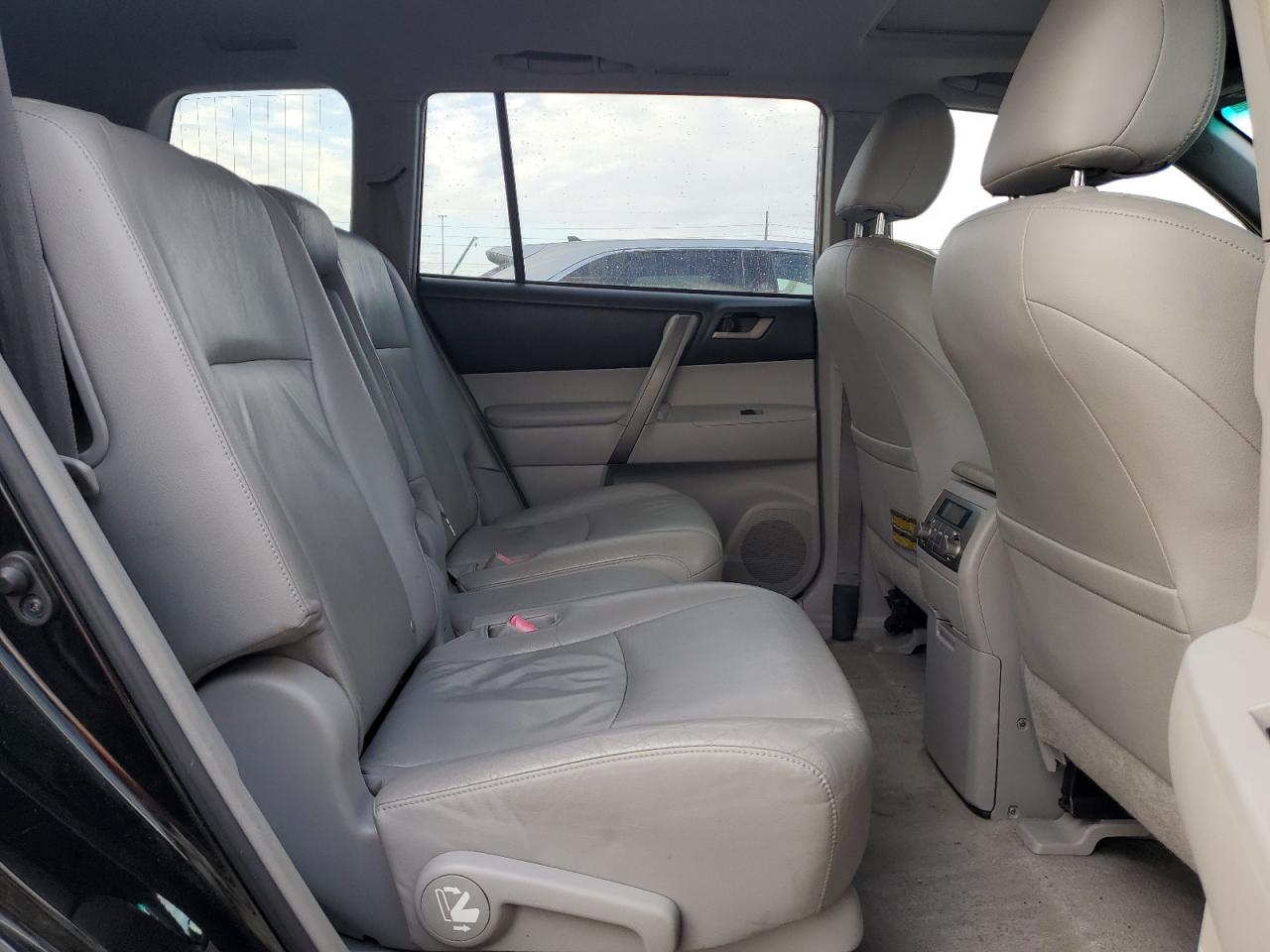 2008 Toyota Highlander - Image 11