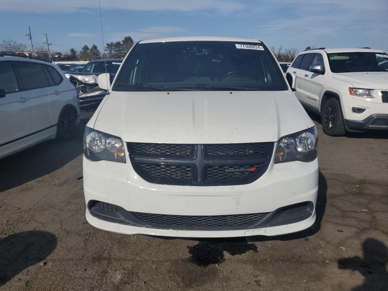 2017 Dodge Caravan - Image 5