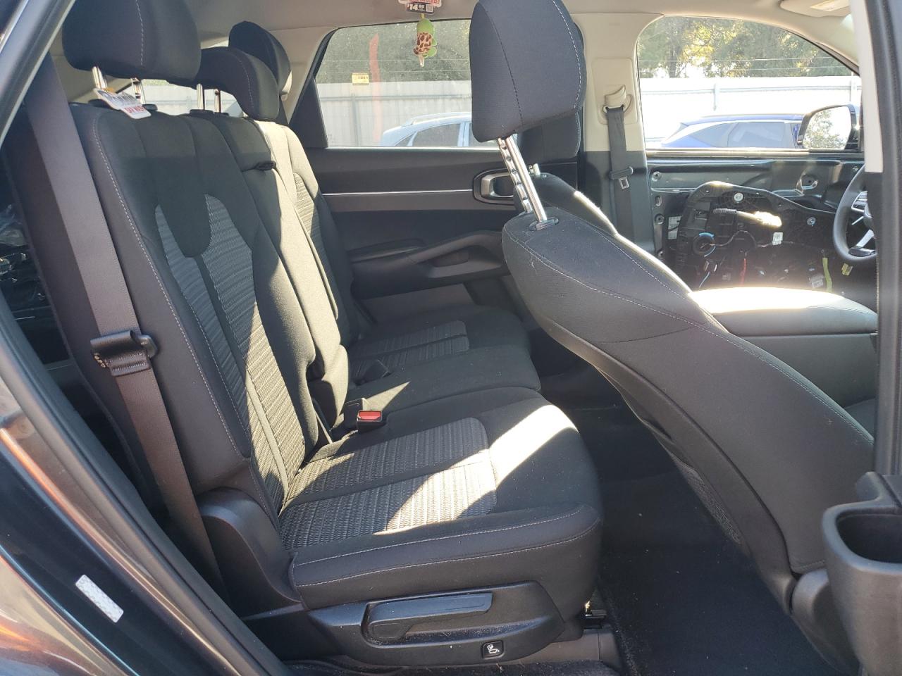 2021 Kia Sorento - Image 11