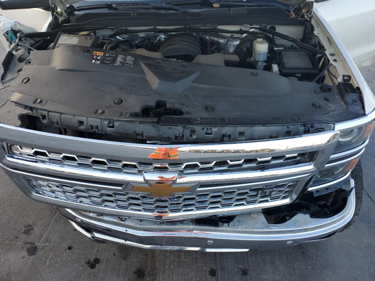 2015 Chevrolet Silverado - Image 12