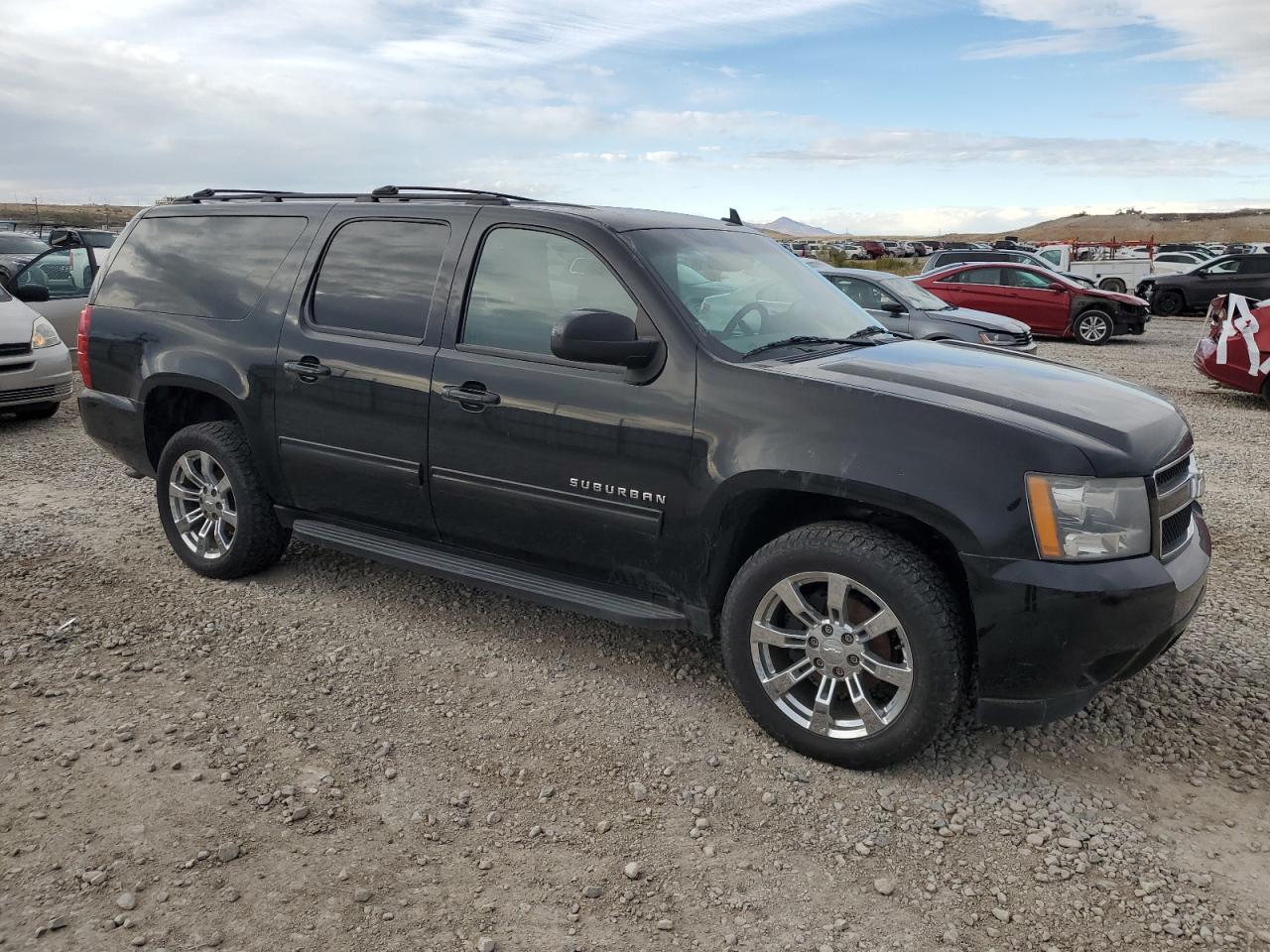 2011 Chevrolet Suburban - Image 4