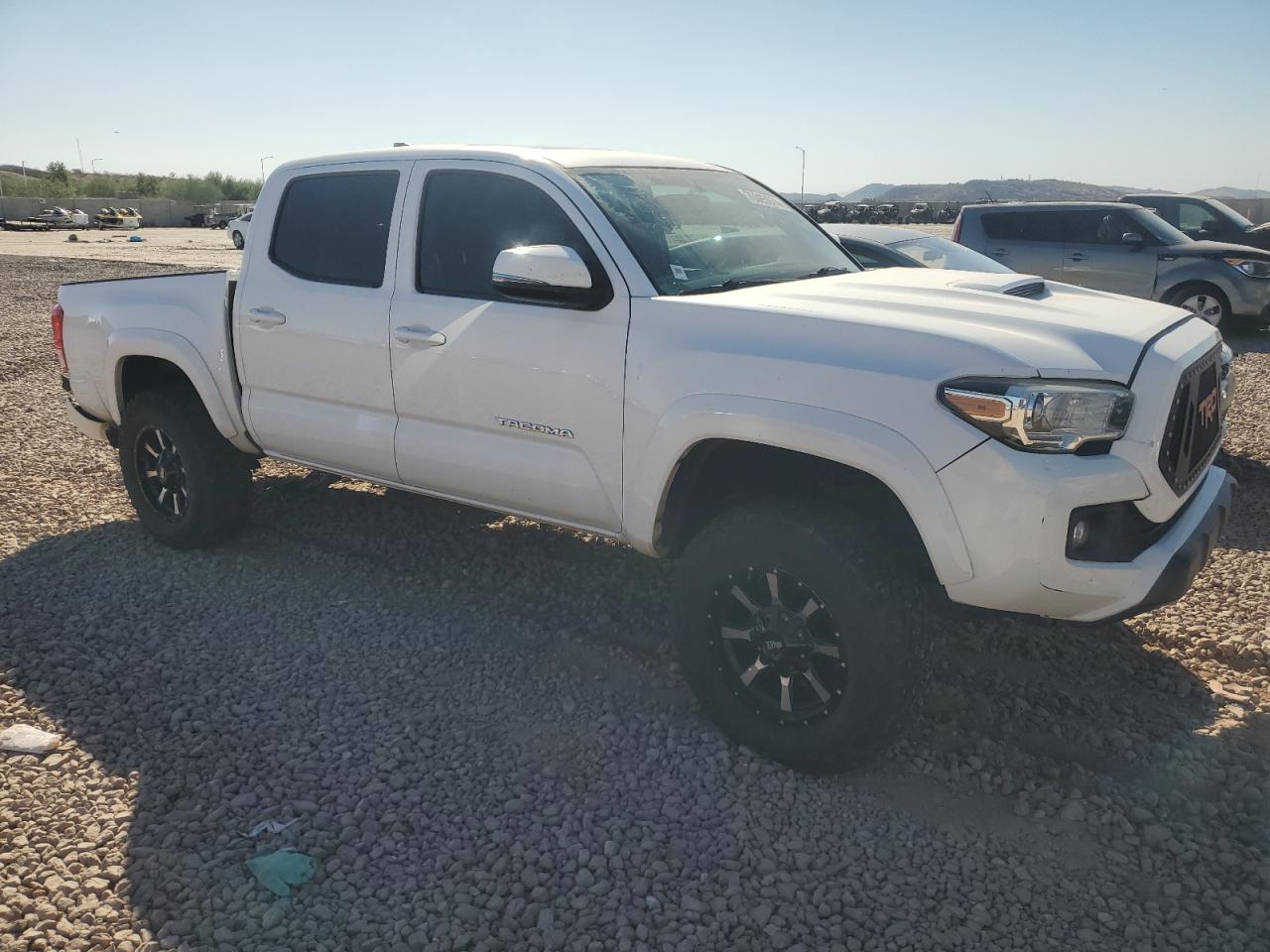 2016 Toyota Tacoma - Image 4