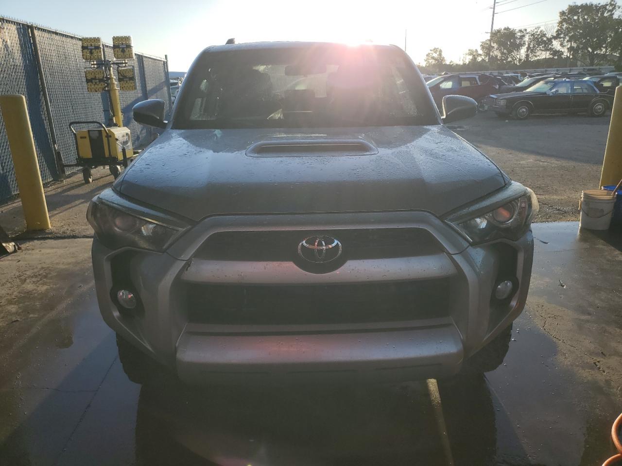 2015 Toyota 4Runner - Image 5