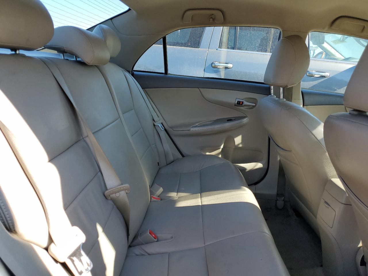 2010 Toyota Corolla - Image 10