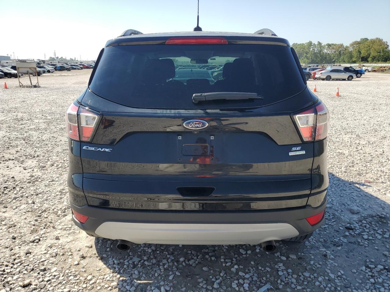 1FMCU0GD9JUA04547 2018 Ford Escape Se