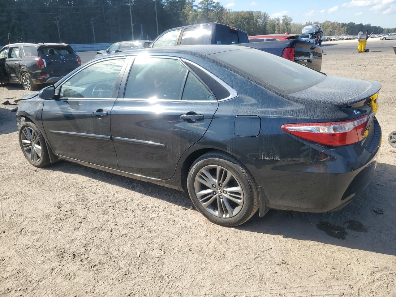 VIN 4T1BF1FK3HU319172 2017 TOYOTA CAMRY no.2