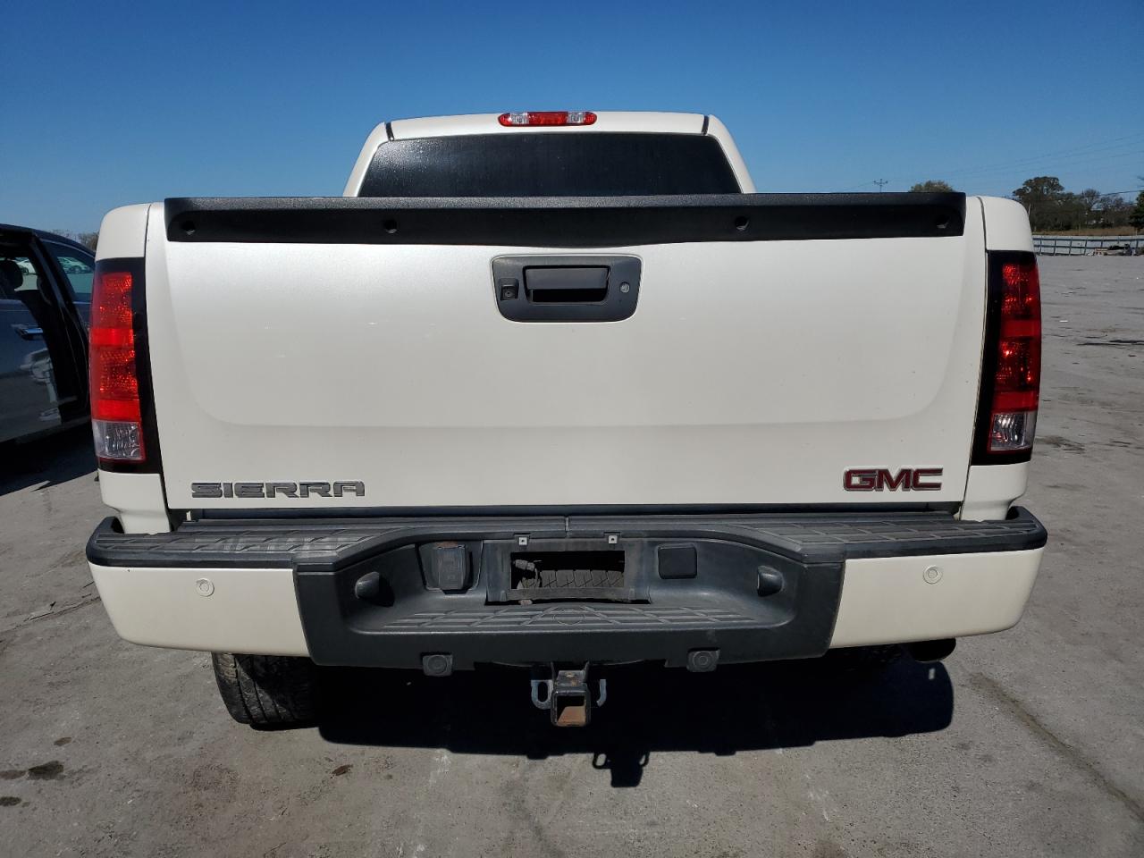 3GTP1XE2XCG236069 2012 GMC Sierra C1500 Denali