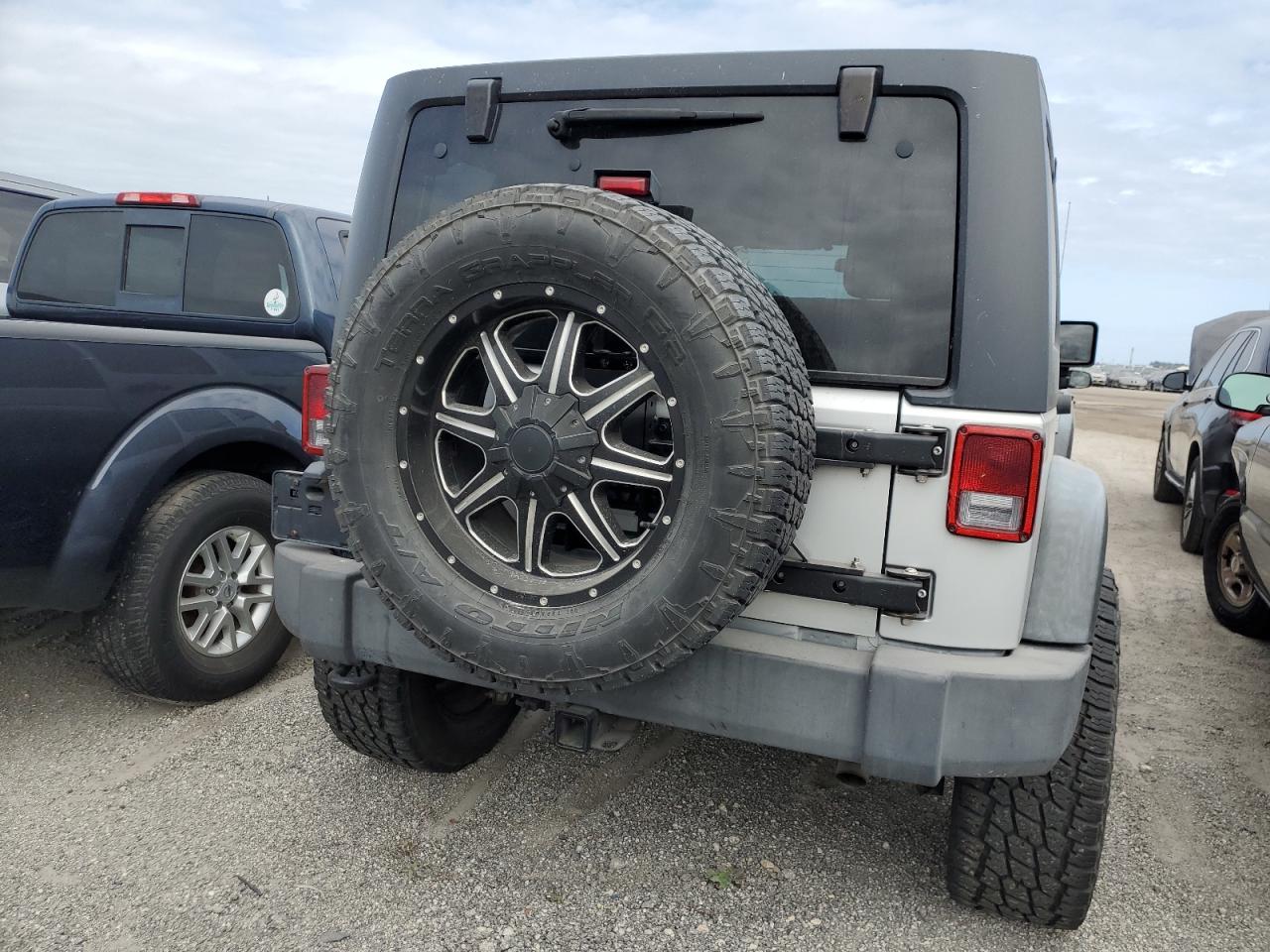 2012 Jeep Wrangler Unlimited Sport VIN: 1C4BJWDG0CL135031 Lot: 73755284