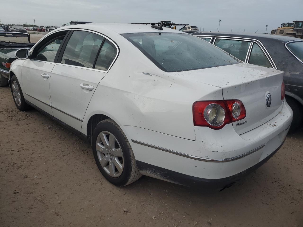 2006 Volkswagen Passat - Image 2
