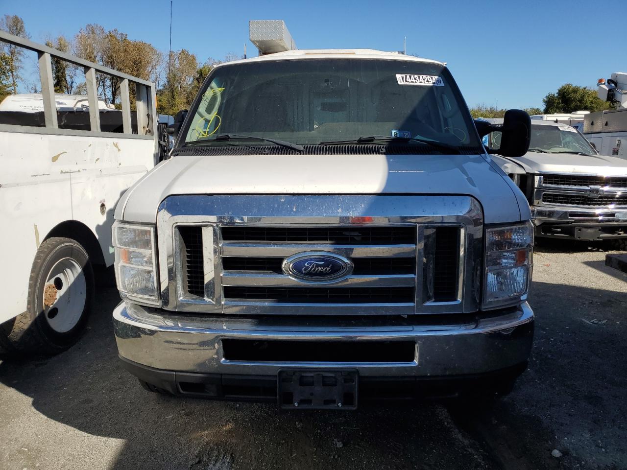 2017 Ford Econoline - Image 5