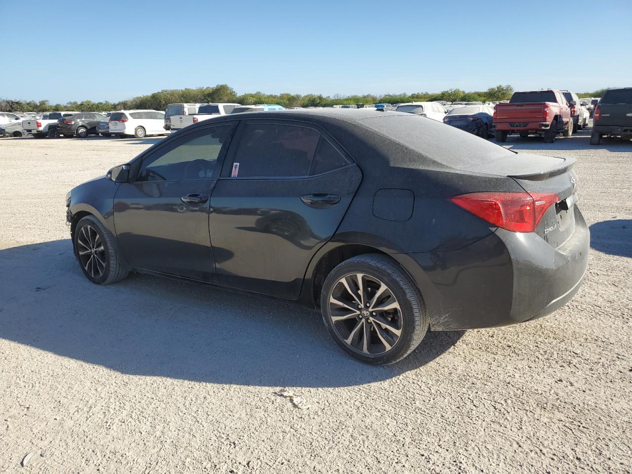 VIN 5YFBURHEXJP746254 2018 TOYOTA COROLLA no.2