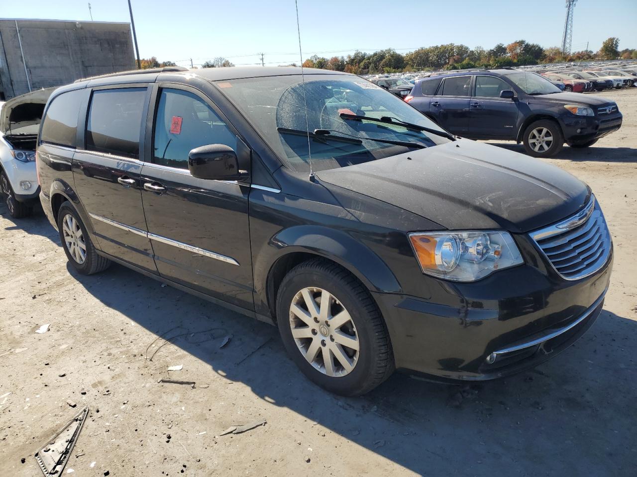 2016 Chrysler Town & Country - Image 4