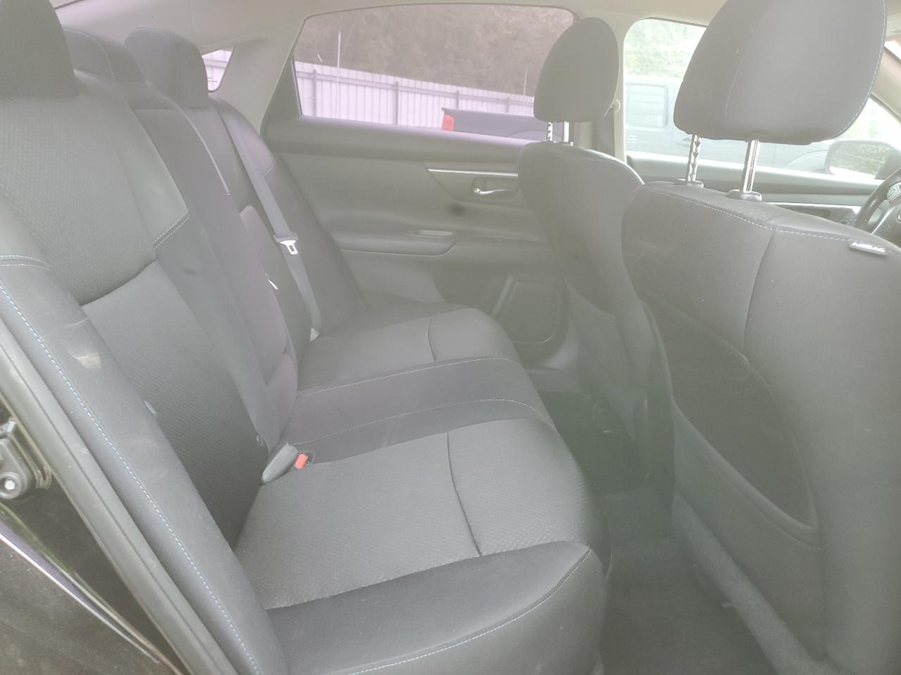 2017 Nissan Altima - Image 10