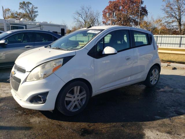 Хетчбеки CHEVROLET SPARK 2013 Білий