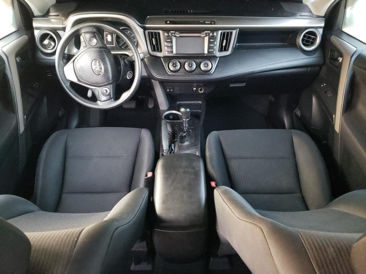 2017 Toyota RAV 4 - Image 8