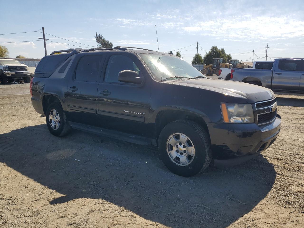 2011 Chevrolet Avalanche - Image 4