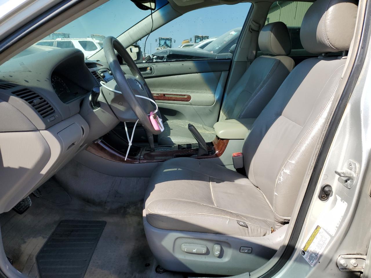 2004 Toyota Camry - Image 7