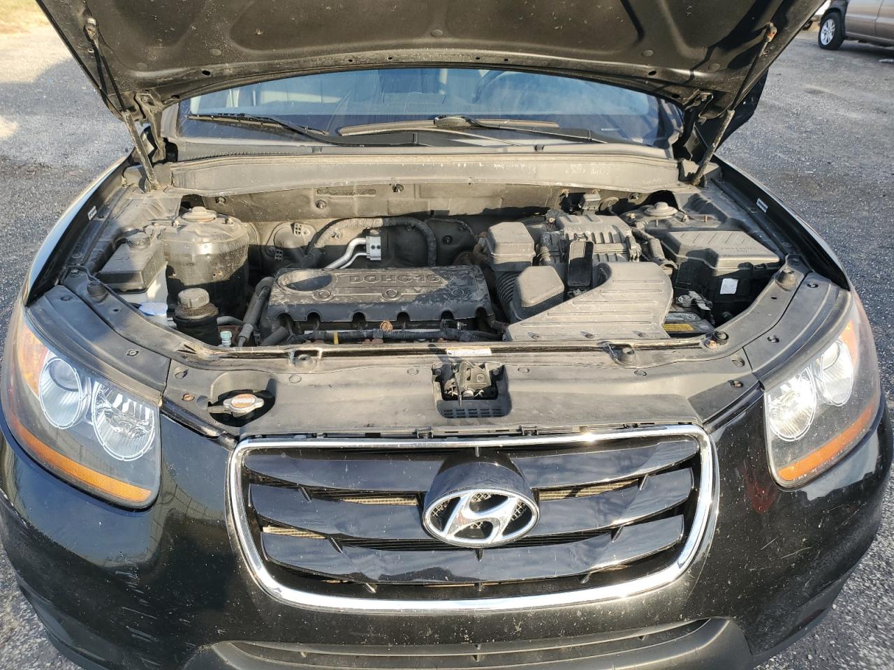 2010 Hyundai Santa Fe - Image 13