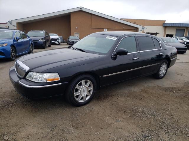 2006 Lincoln Town Car Executive L en Venta en Hayward, CA - Rear End