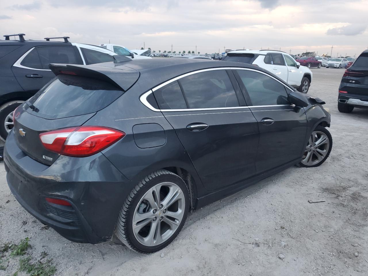 2017 Chevrolet Cruze - Image 3