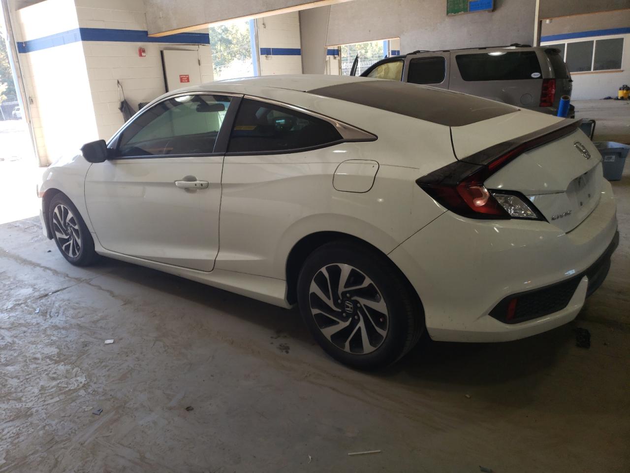 2HGFC4B01JH305480 2018 Honda Civic Lx