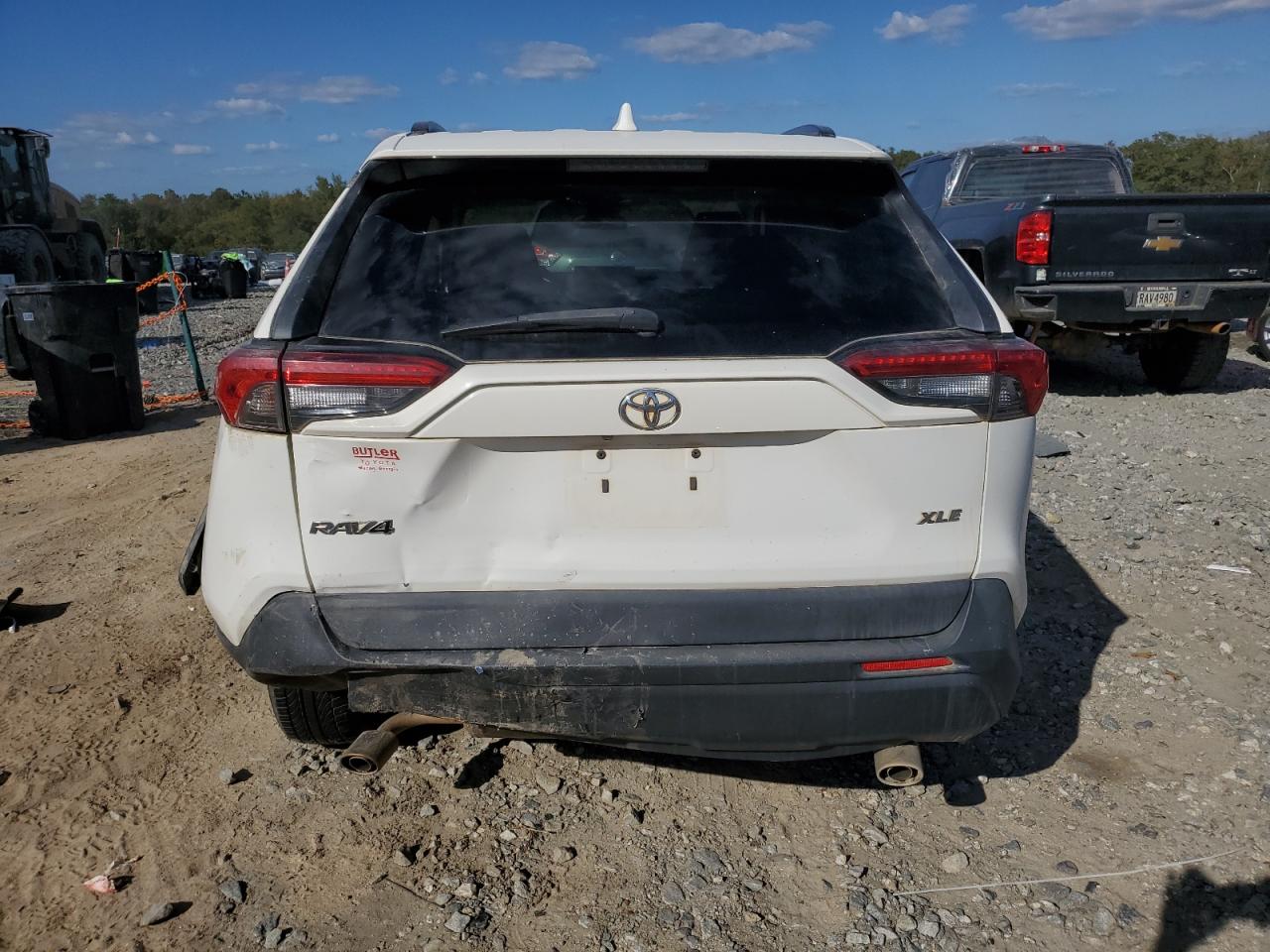 2019 Toyota Rav4 Xle VIN: 2T3W1RFV3KC032715 Lot: 77397734