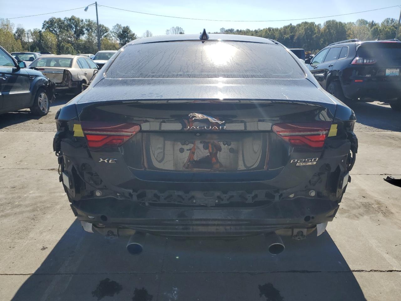 2020 Jaguar XE - Image 6