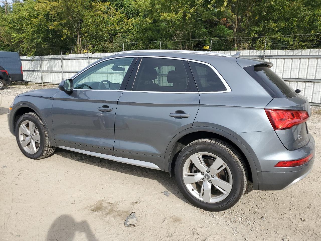 WA1BNAFY6K2065174 2019 AUDI Q5 - Image 2