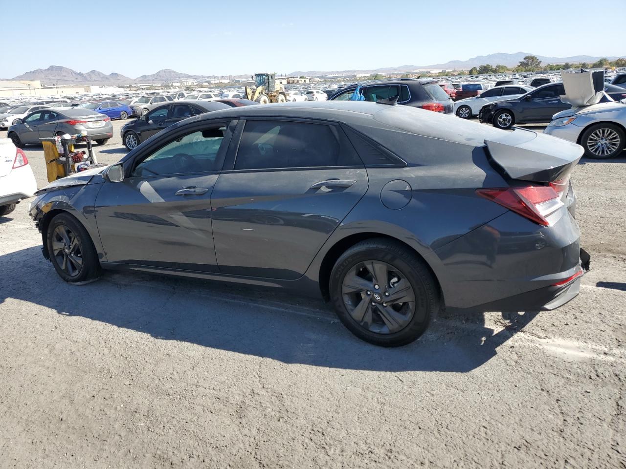 2023 Hyundai Elantra - Image 2