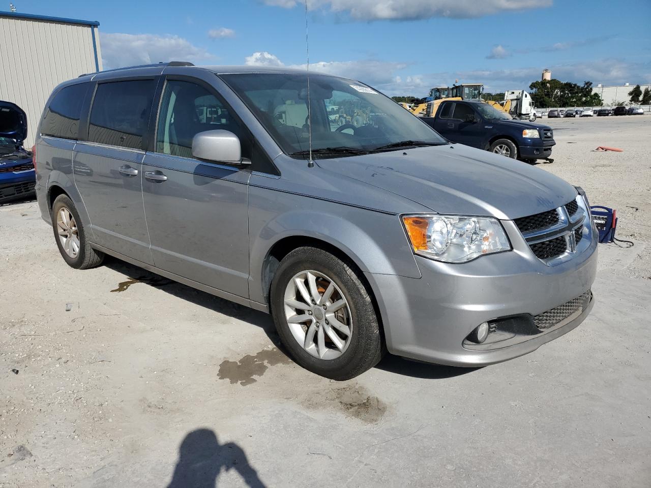 VIN 2C4RDGCG8LR170114 2020 DODGE CARAVAN no.4