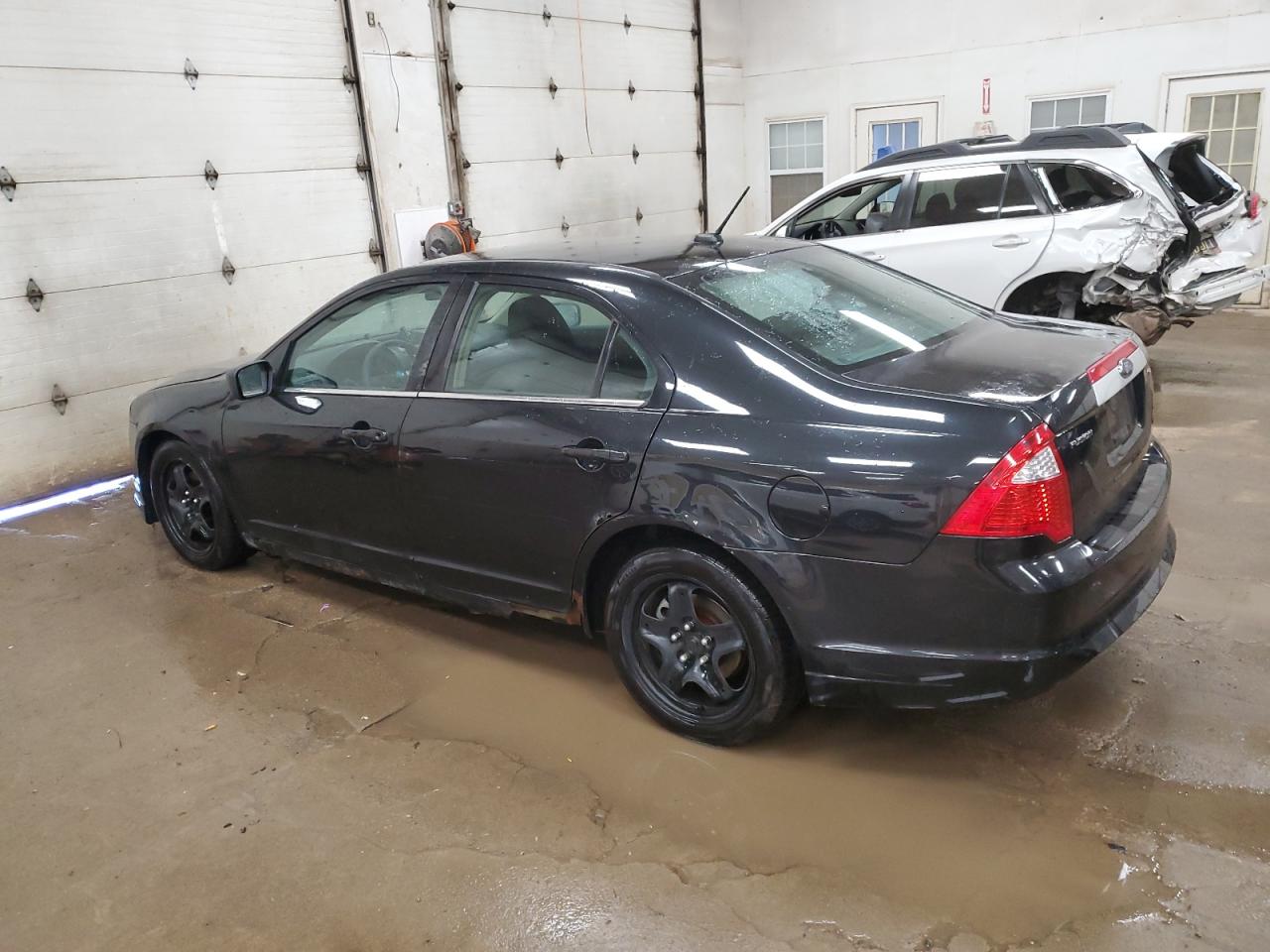 2010 Ford Fusion - Image 2
