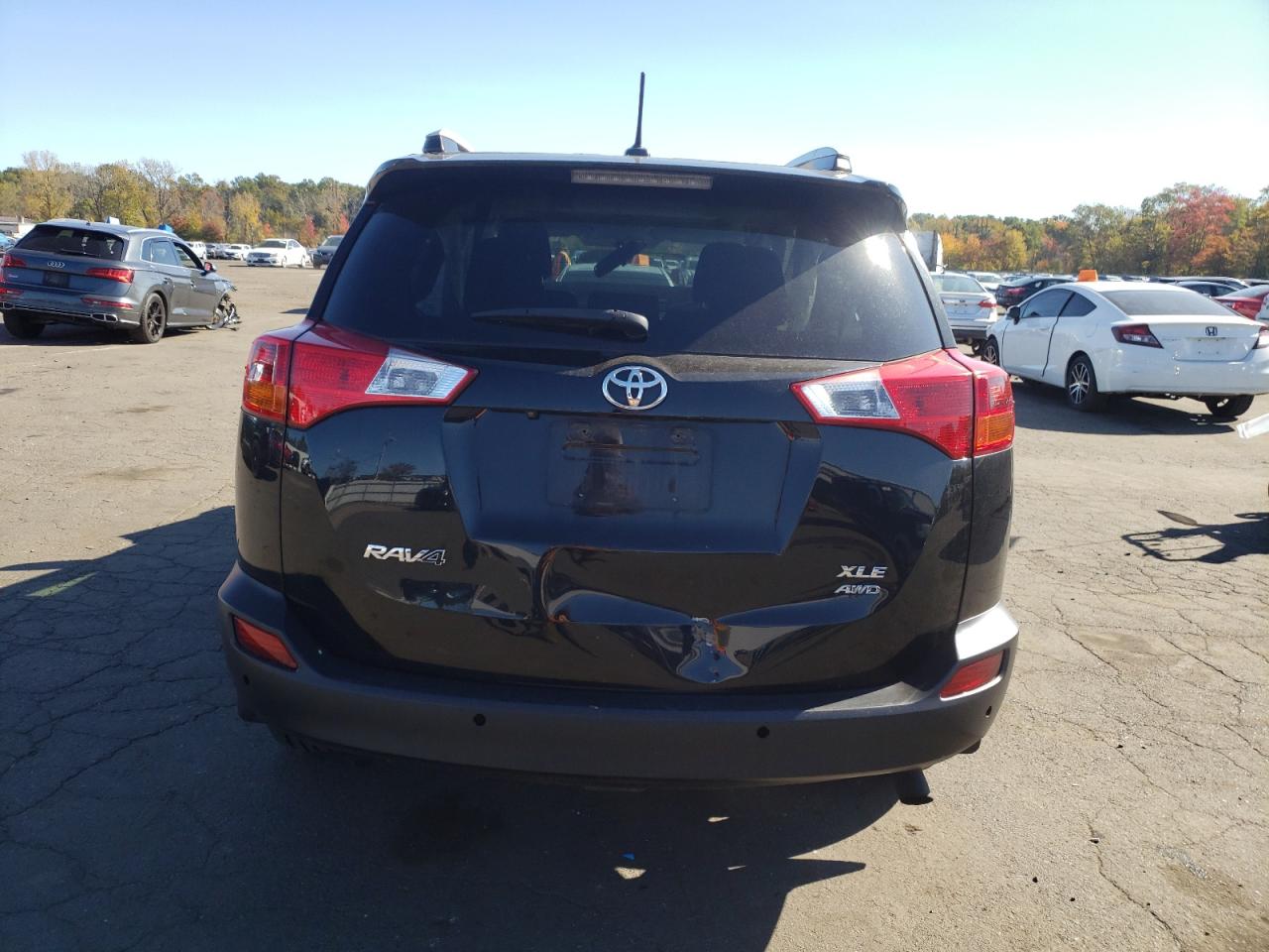 2T3RFREVXFW382895 2015 Toyota Rav4 Xle