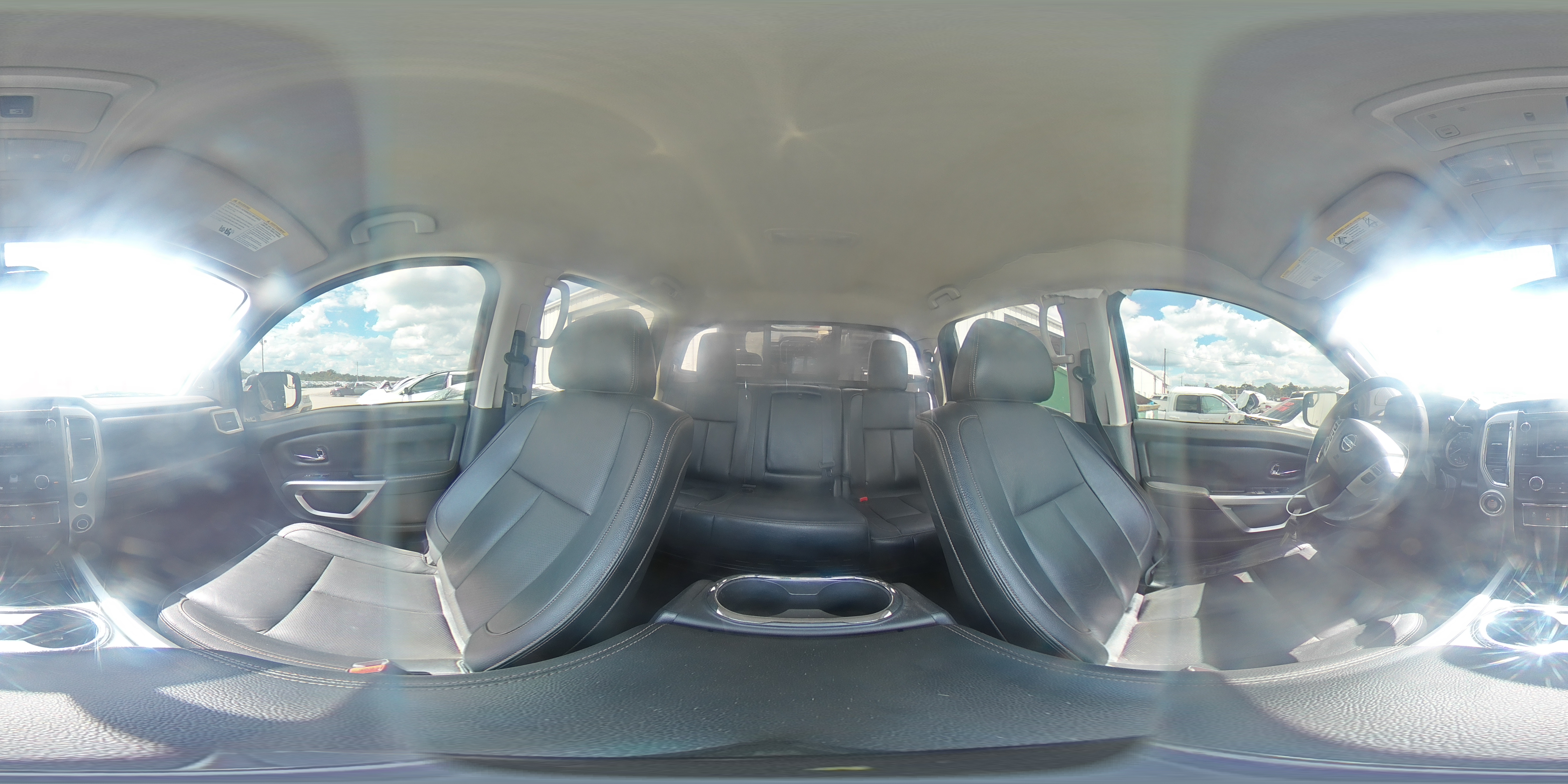 2019 Nissan Titan - Image 14