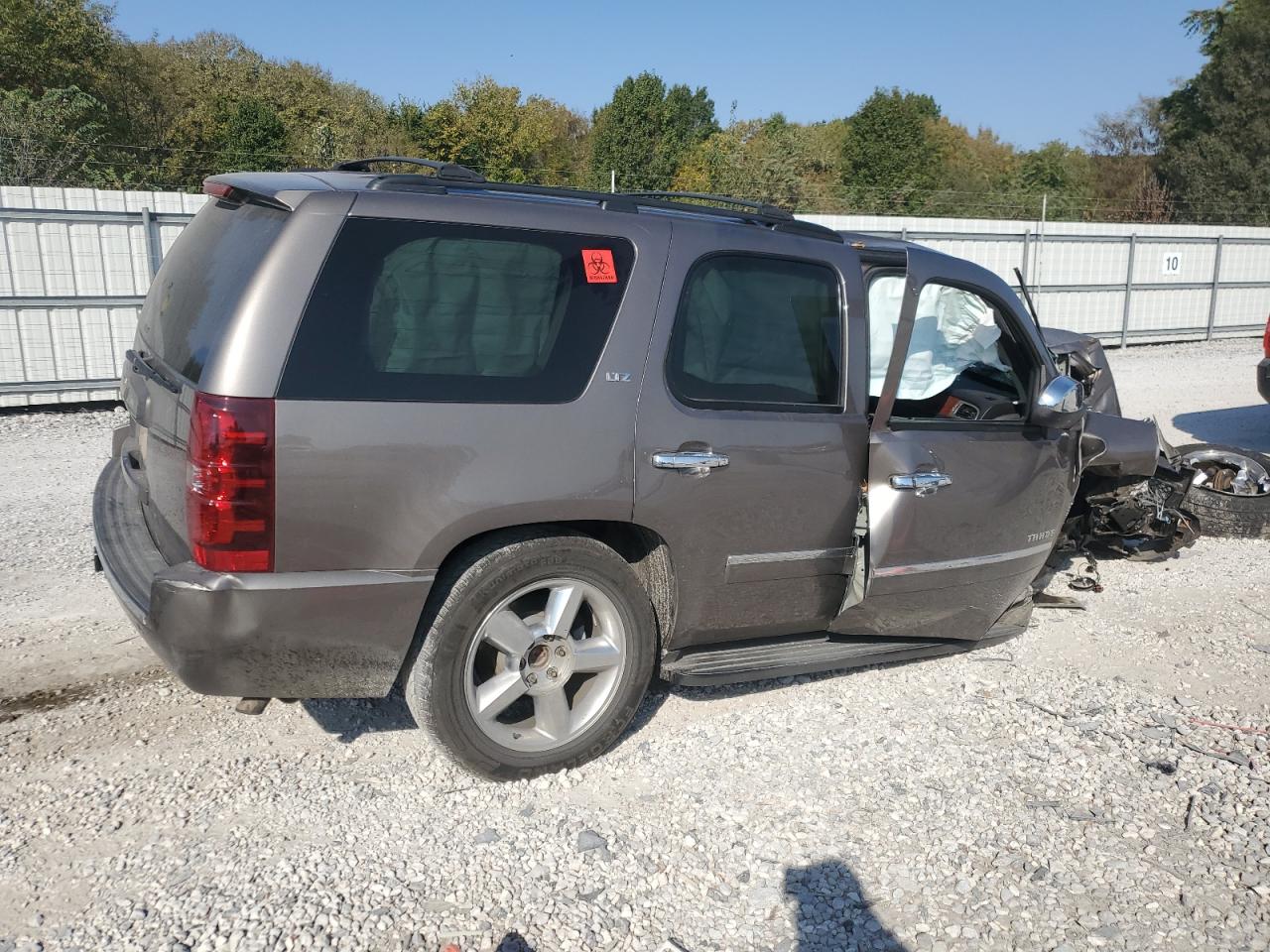 2014 Chevrolet Tahoe - Image 3