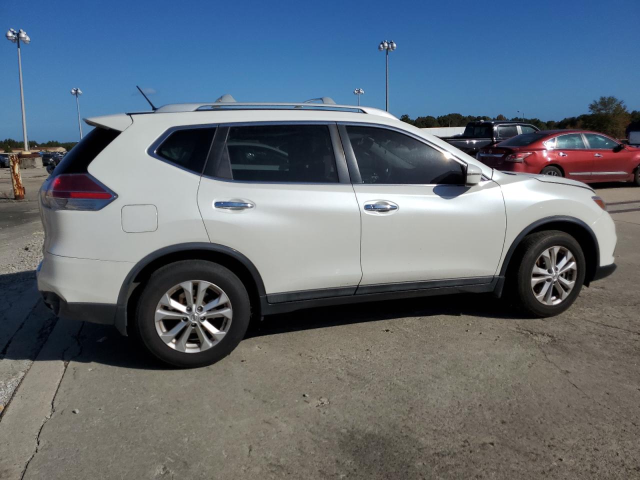 2016 Nissan Rogue - Image 3