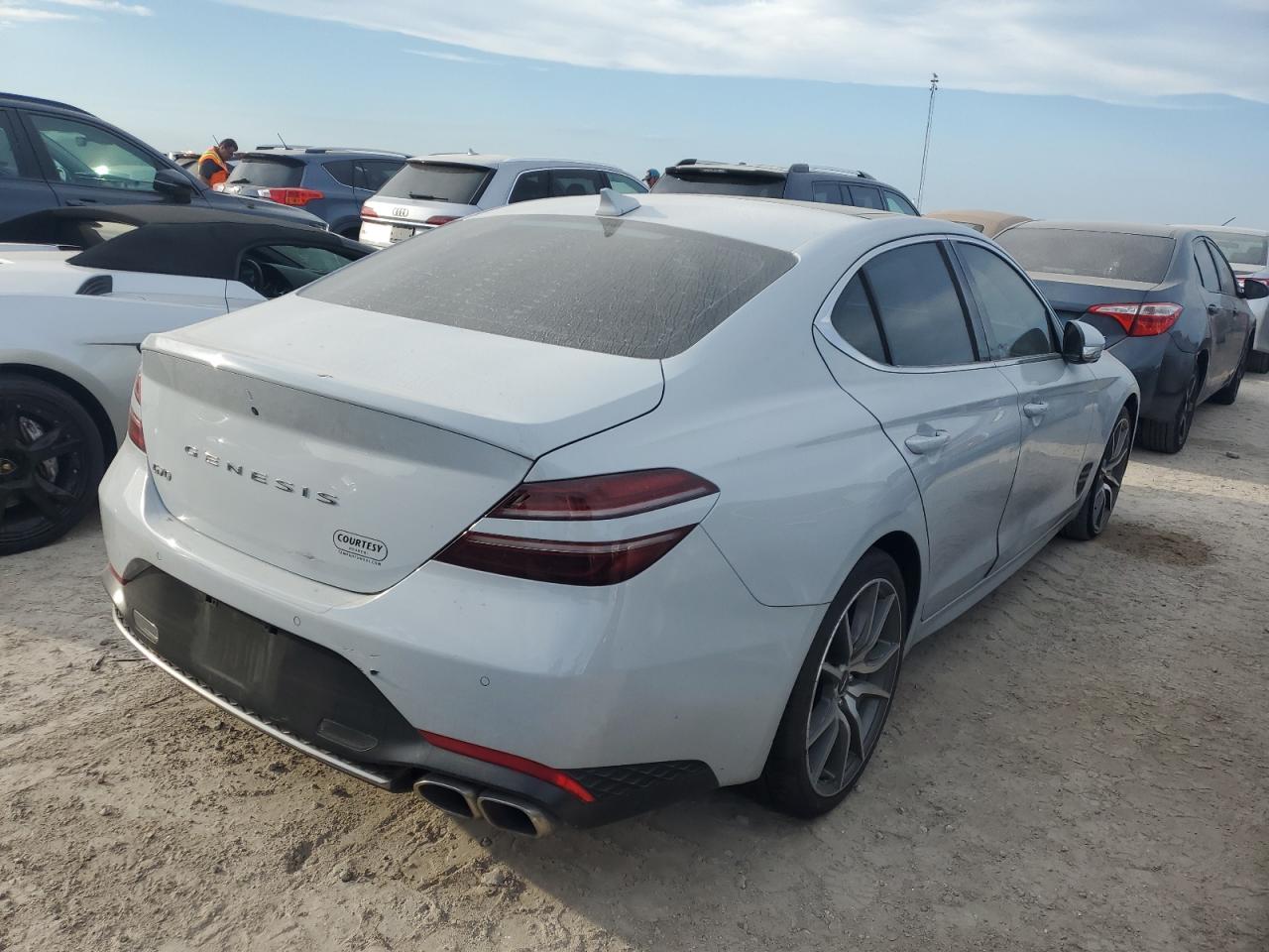 2022 Genesis G70 Base VIN: KMTG34TA5NU092385 Lot: 76205734