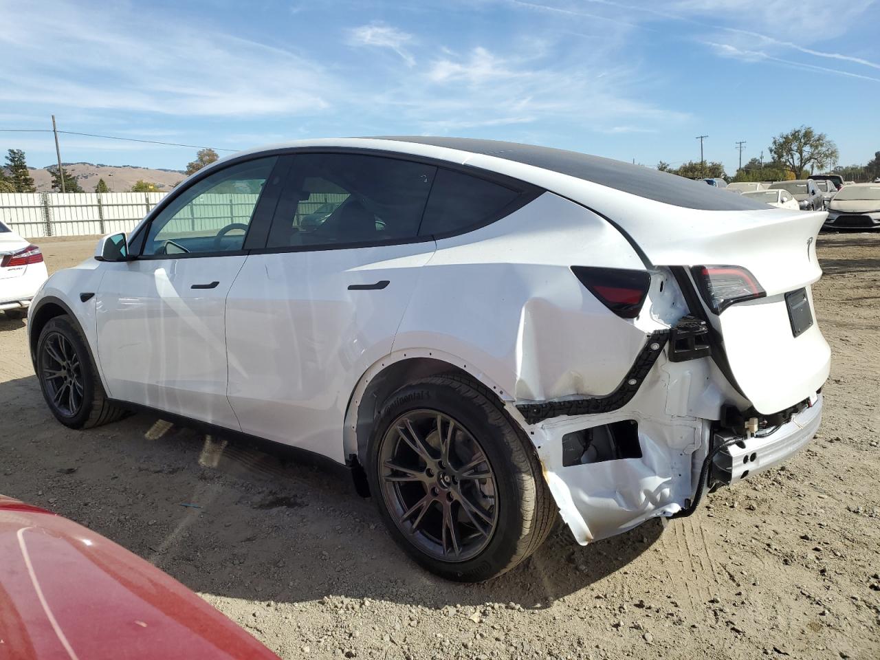 7SAYGDED2RF191388 2024 TESLA MODEL Y - Image 2