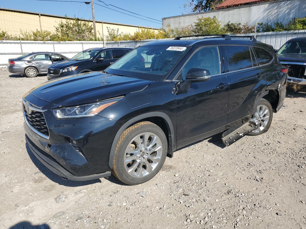 2020 Toyota Highlander - Image 1