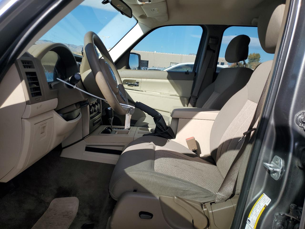 2012 Jeep Liberty (North America) - Image 7