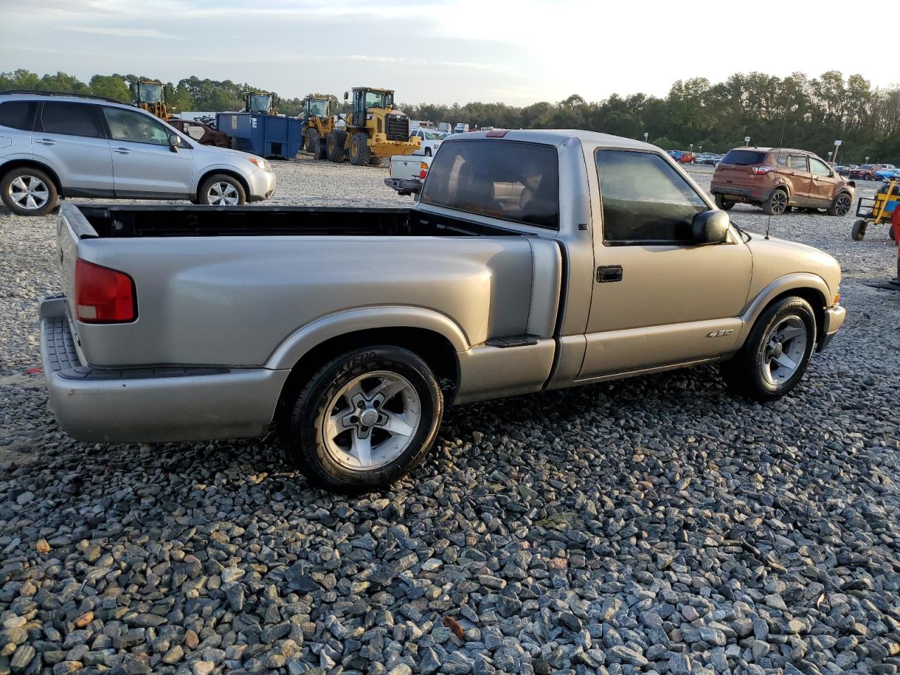 2003 Chevrolet S-10 Pickup - Image 3