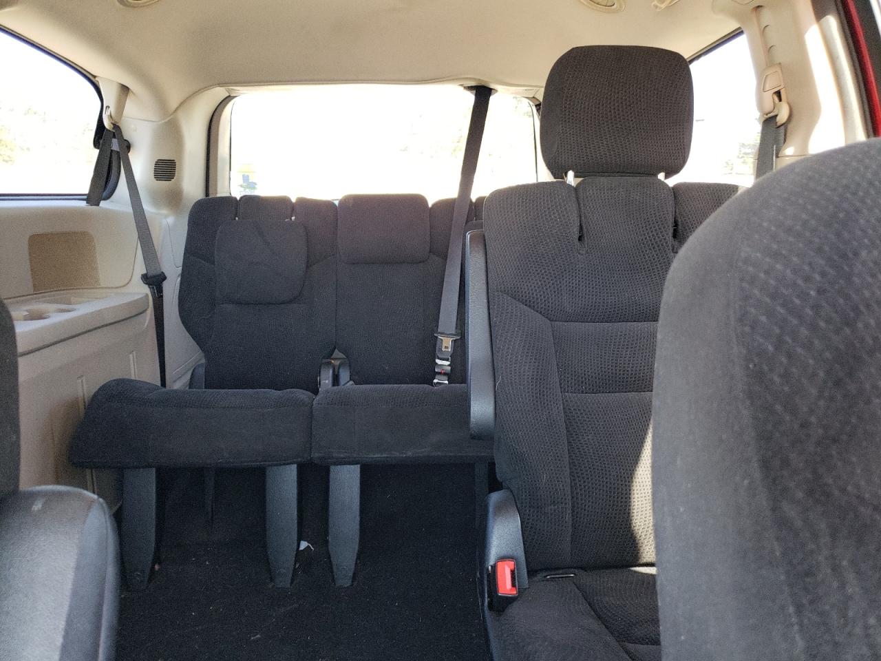 2016 Dodge Caravan - Image 10