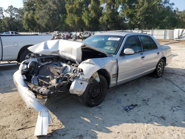 2001 Ford Crown Victoria 