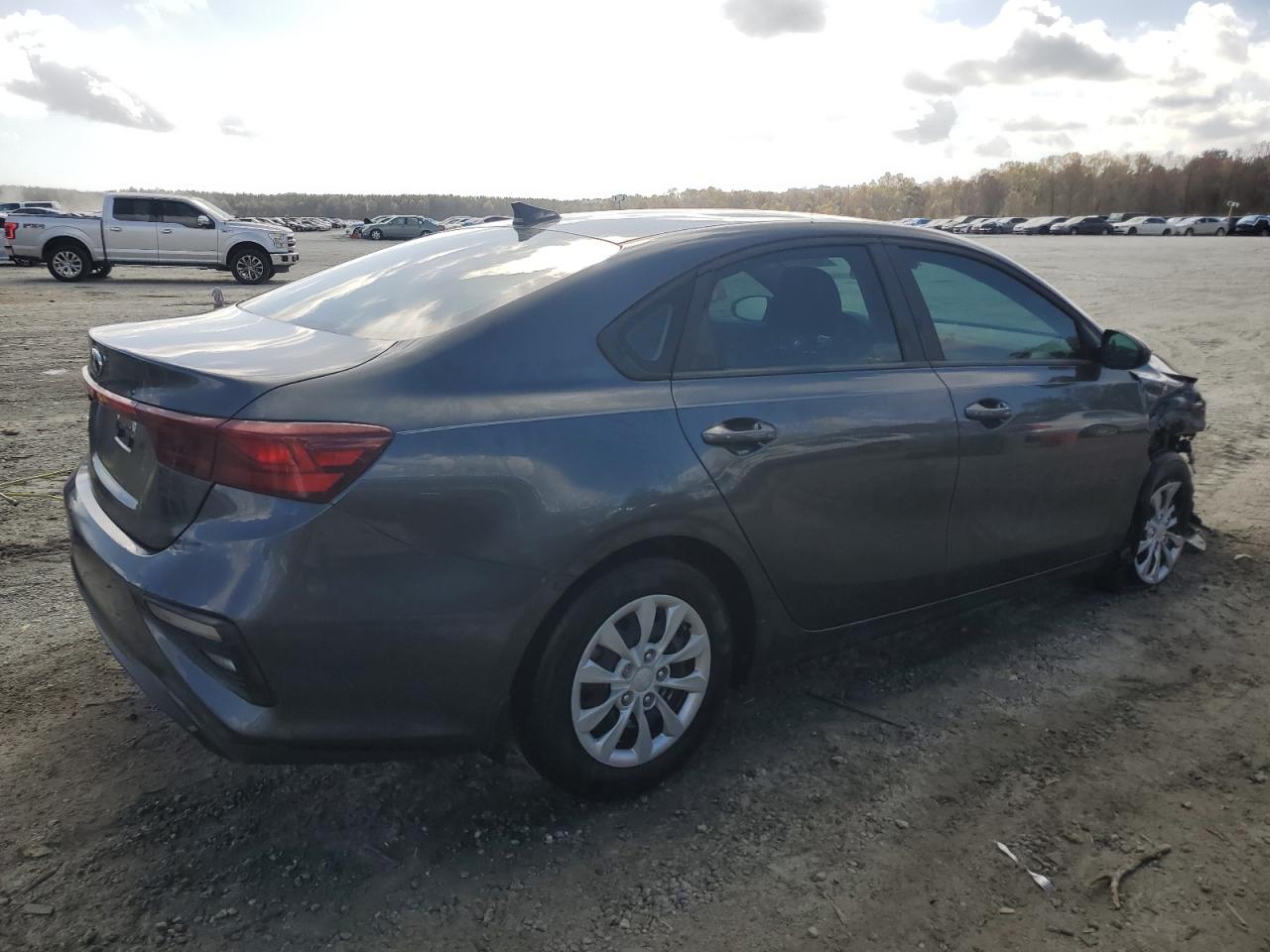 VIN 3KPF24AD1ME340011 2021 KIA FORTE no.3