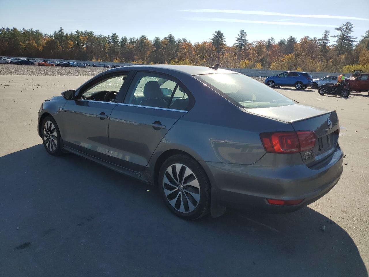 2014 Volkswagen Jetta - Image 2
