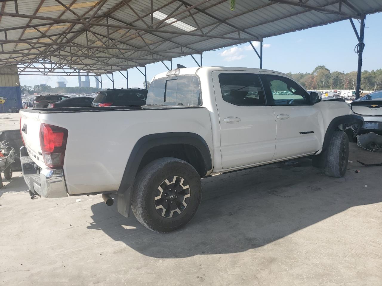 2018 Toyota Tacoma - Image 3