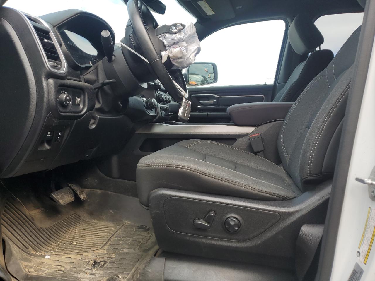 2020 RAM 1500 - Image 7